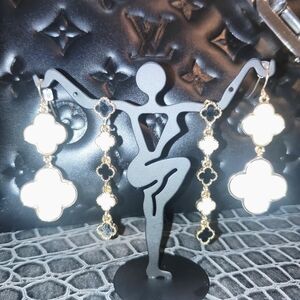 2 Pair KS inspired Elegant Gold Black Pearl Clover Earrings